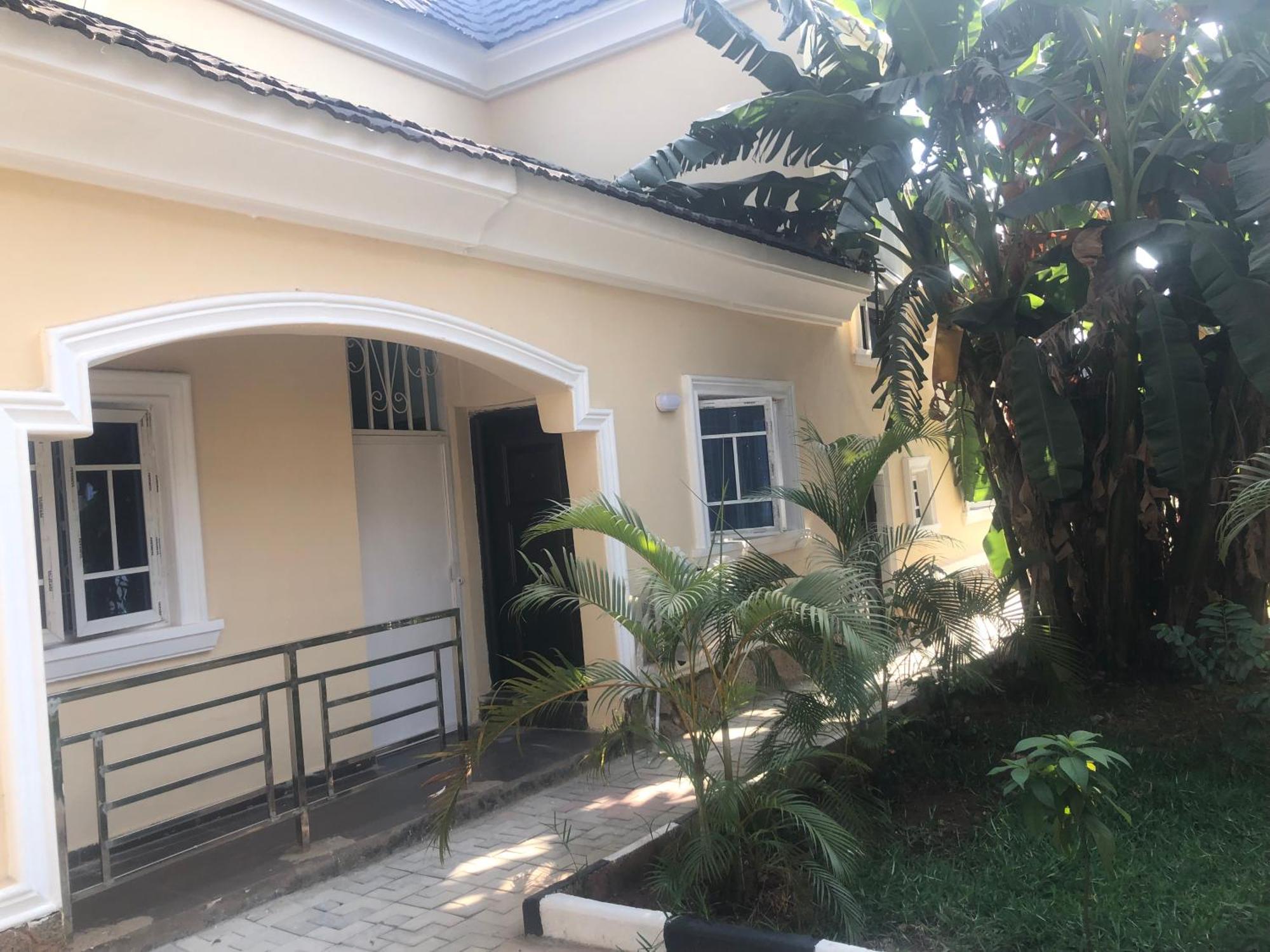 Luxury Place Hotel And Apartments Abuja Bagian luar foto